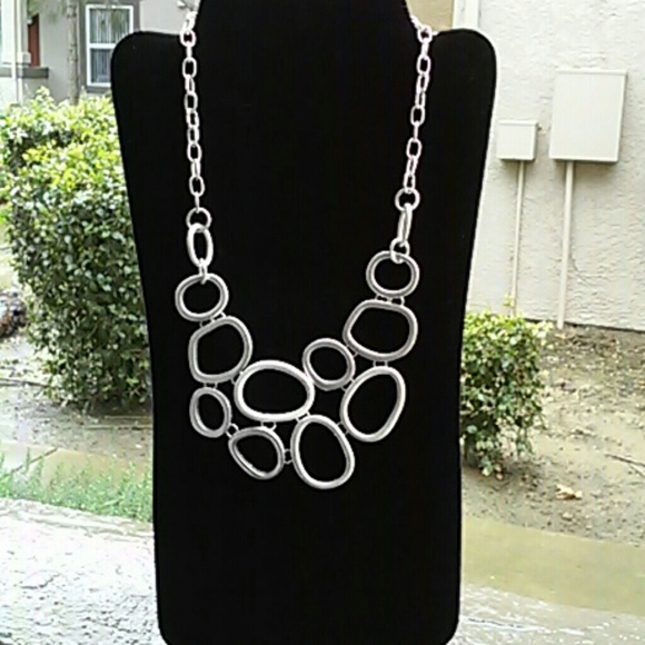 STATEMENT NECKLACE - 15" ADJUSTABLE - Picture 5 of 8
